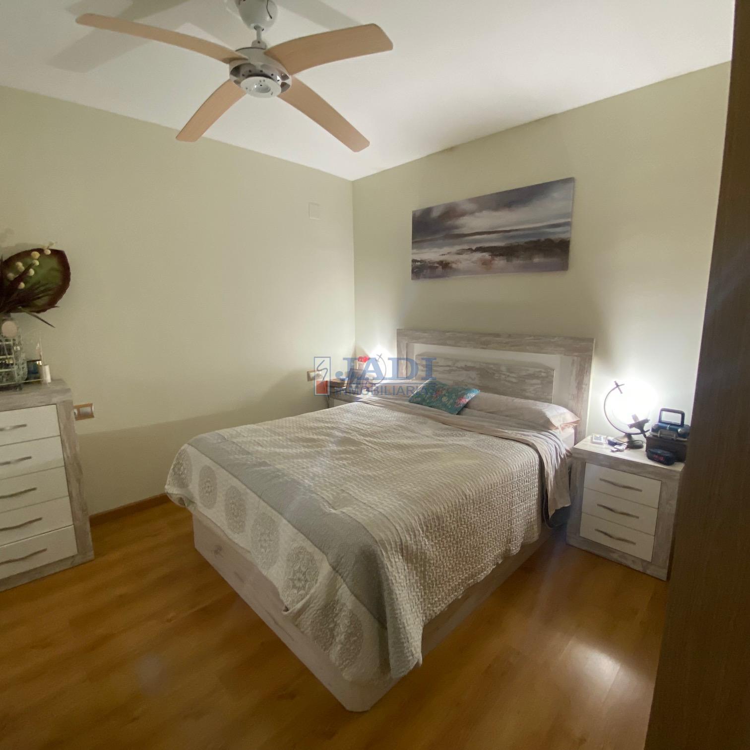 For sale of penthouse in Valdepeñas