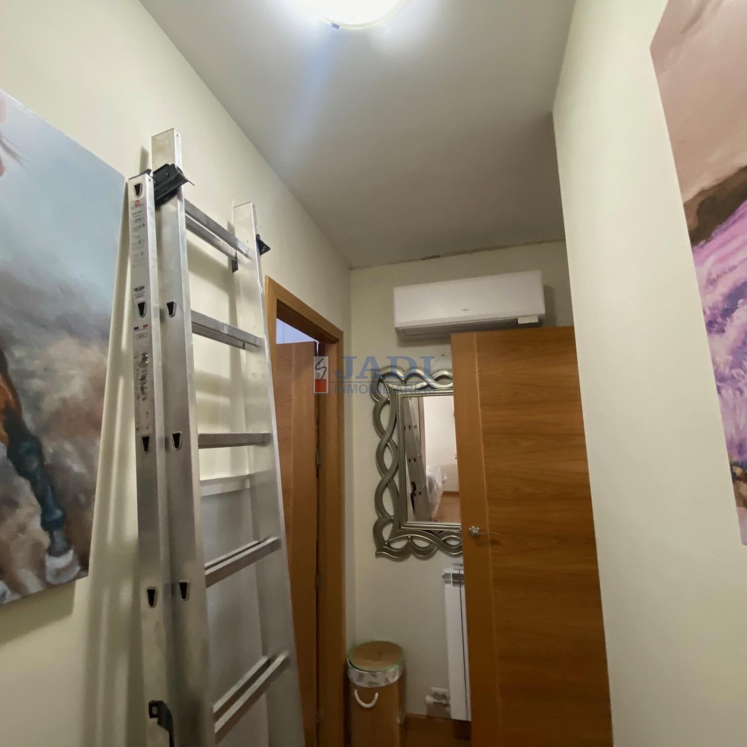 For sale of penthouse in Valdepeñas