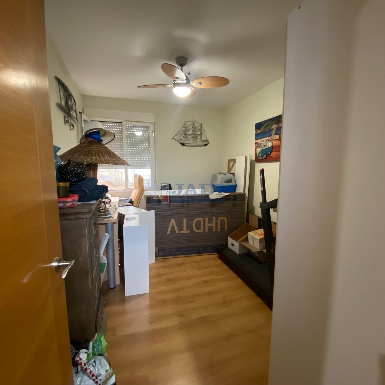 For sale of penthouse in Valdepeñas
