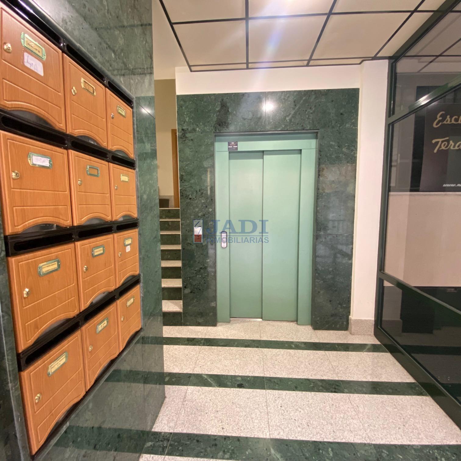 For sale of penthouse in Valdepeñas