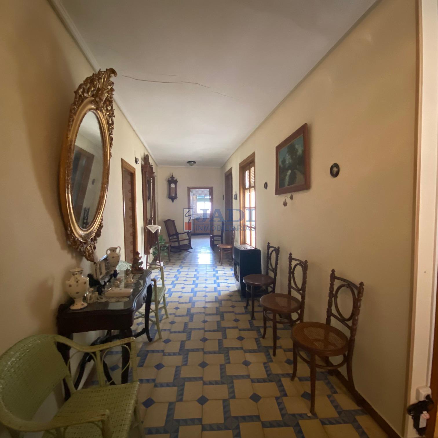 For sale of house in Valdepeñas