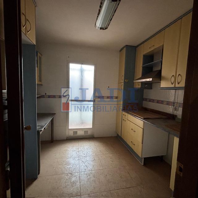 For sale of flat in Valdepeñas