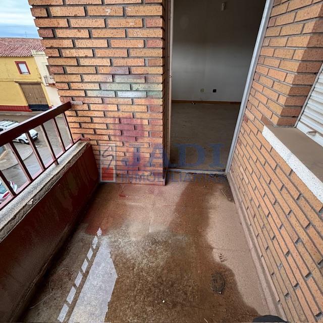 For sale of flat in Valdepeñas