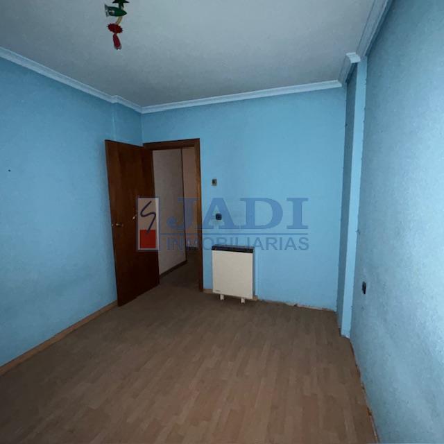 For sale of flat in Valdepeñas