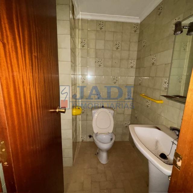 For sale of flat in Valdepeñas