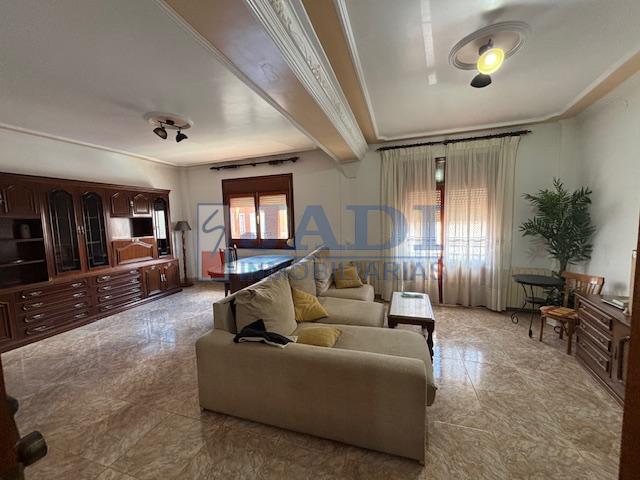 Venta de casa en Valdepeñas