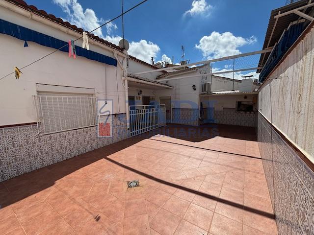Venta de casa en Valdepeñas