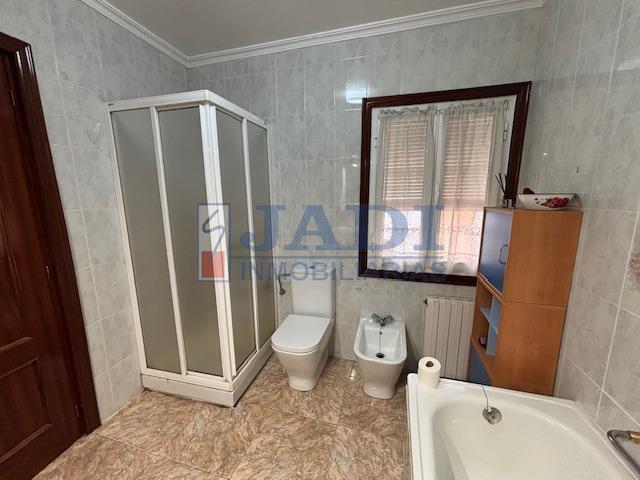 Venta de casa en Valdepeñas