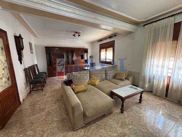 Venta de casa en Valdepeñas