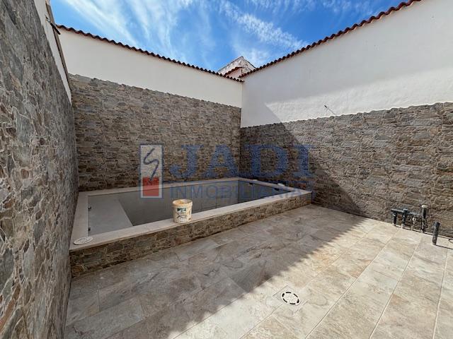 For sale of house in Valdepeñas
