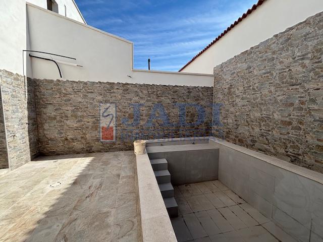 For sale of house in Valdepeñas