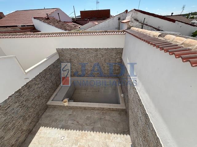 For sale of house in Valdepeñas