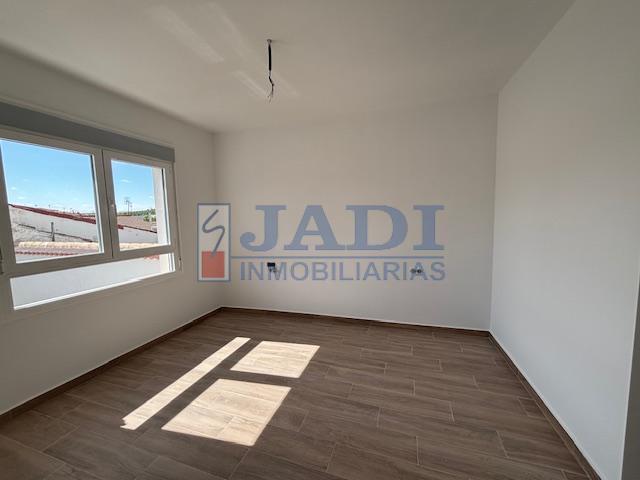 For sale of house in Valdepeñas