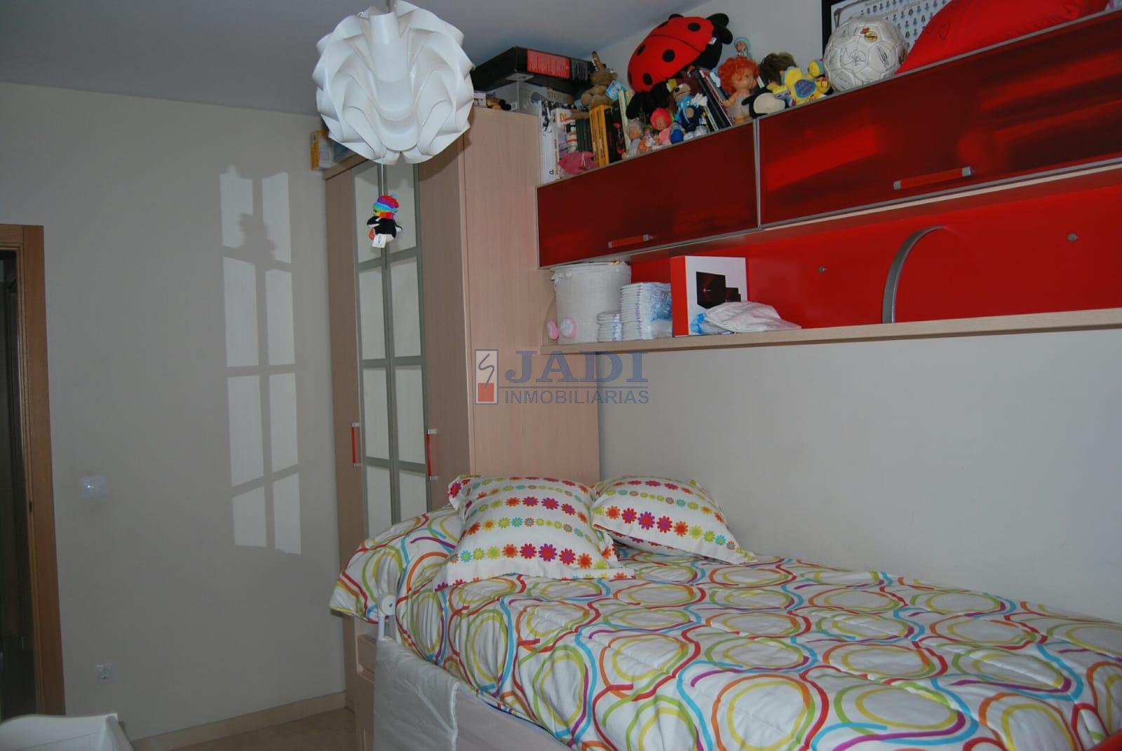 For sale of flat in Valdepeñas