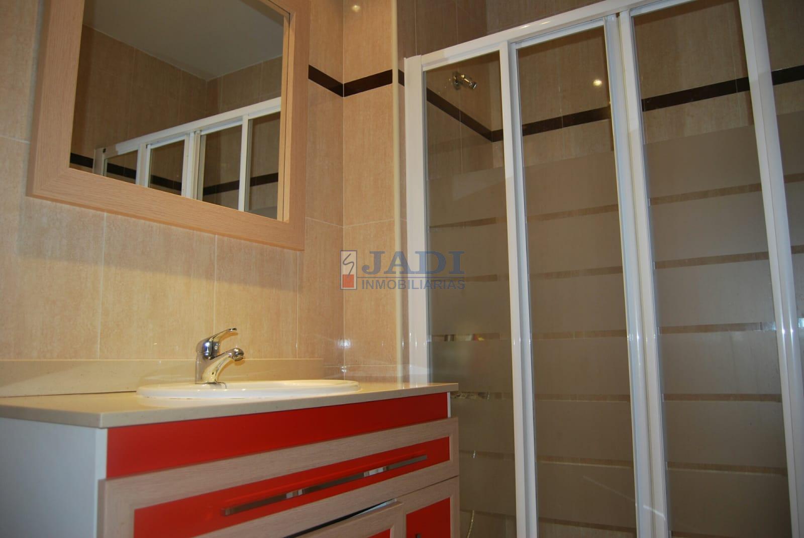 For sale of flat in Valdepeñas