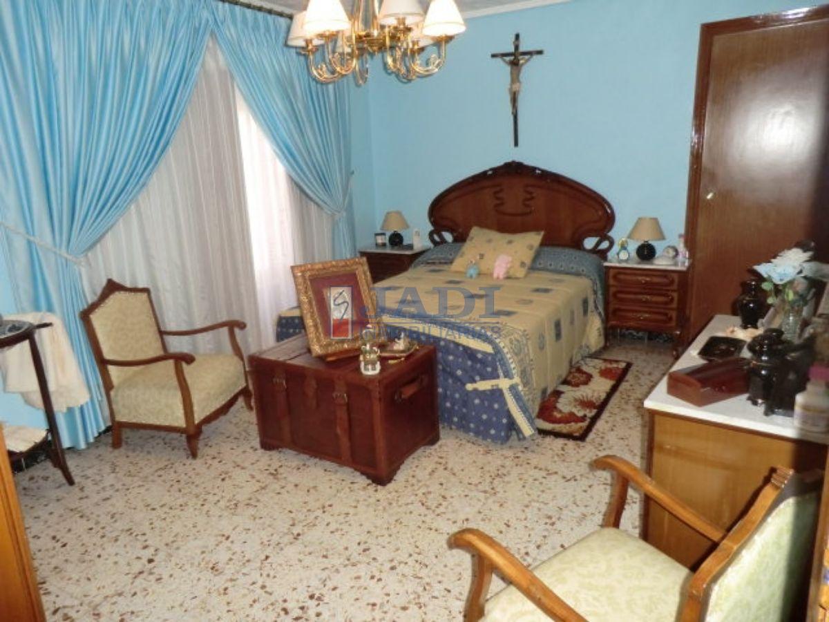 Venta de casa en Valdepeñas