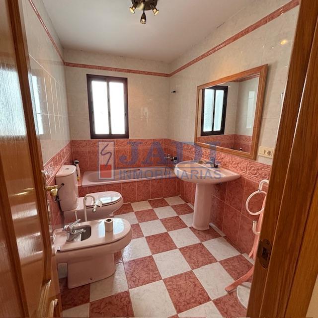 For sale of penthouse in Valdepeñas