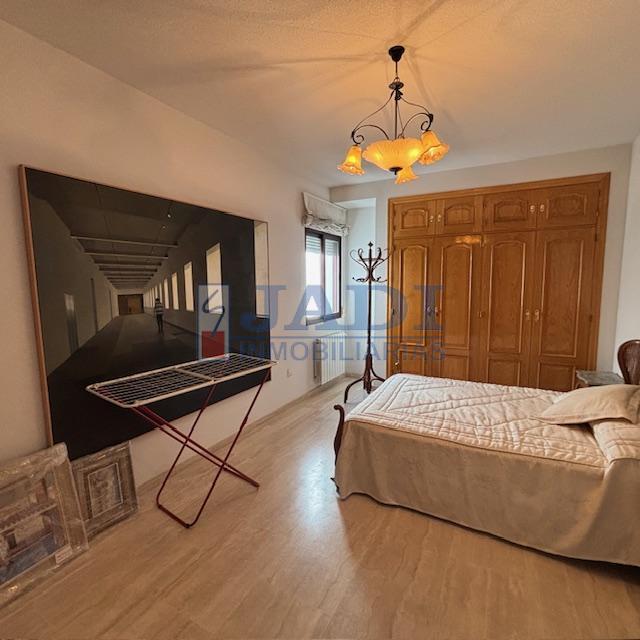 For sale of penthouse in Valdepeñas