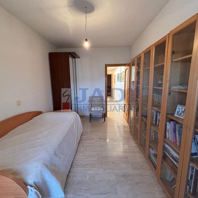 For sale of penthouse in Valdepeñas