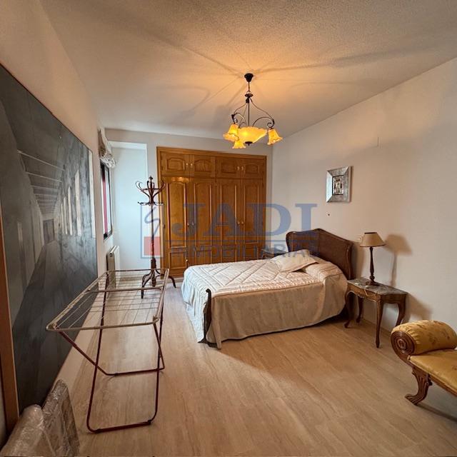 For sale of penthouse in Valdepeñas