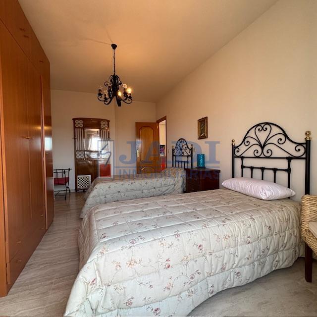 For sale of penthouse in Valdepeñas