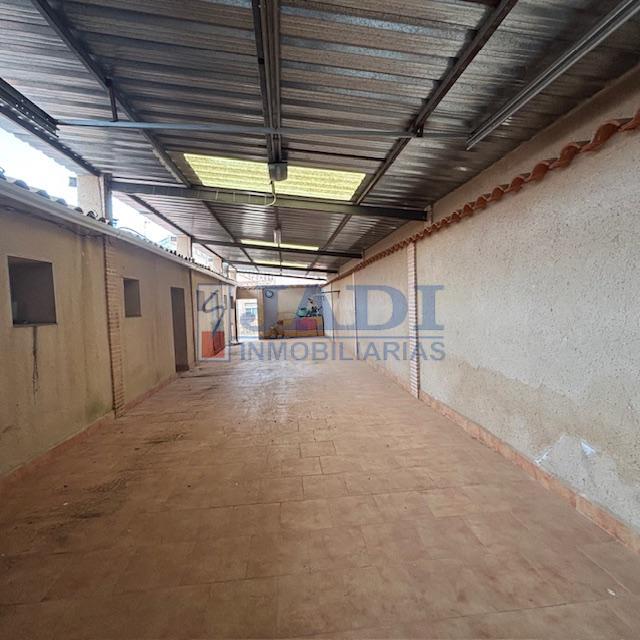 Venta de casa en Valdepeñas