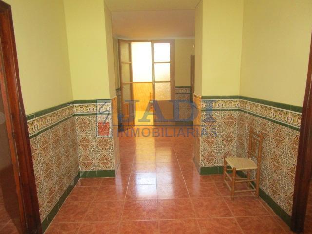 For sale of house in Valdepeñas