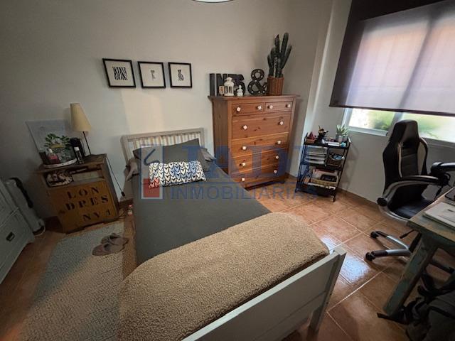 For sale of flat in Valdepeñas