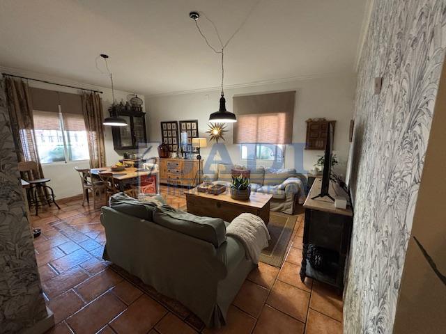 For sale of flat in Valdepeñas