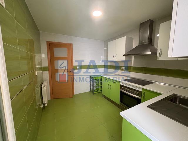 For sale of flat in Valdepeñas