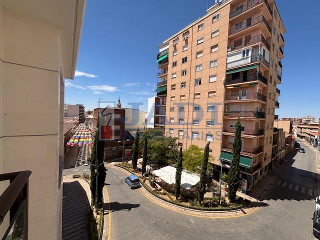 For sale of flat in Valdepeñas