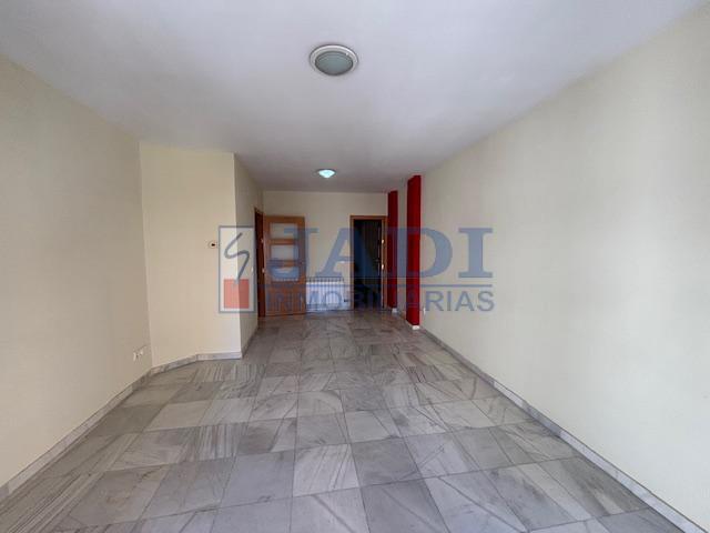 For sale of flat in Valdepeñas