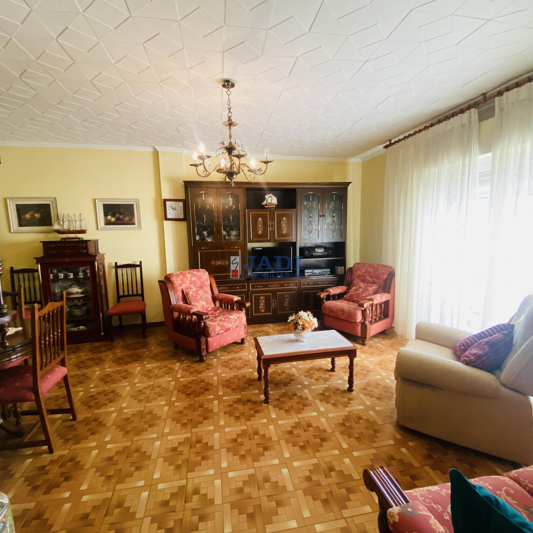 Venta de piso en Valdepeñas