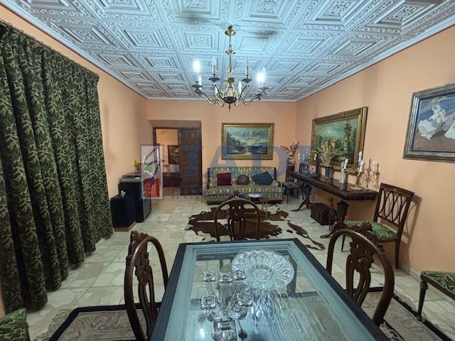 Venta de casa en Valdepeñas