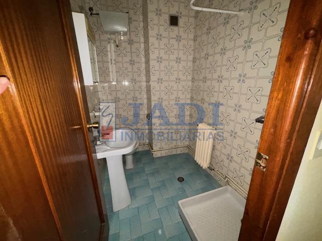 Venta de piso en Valdepeñas
