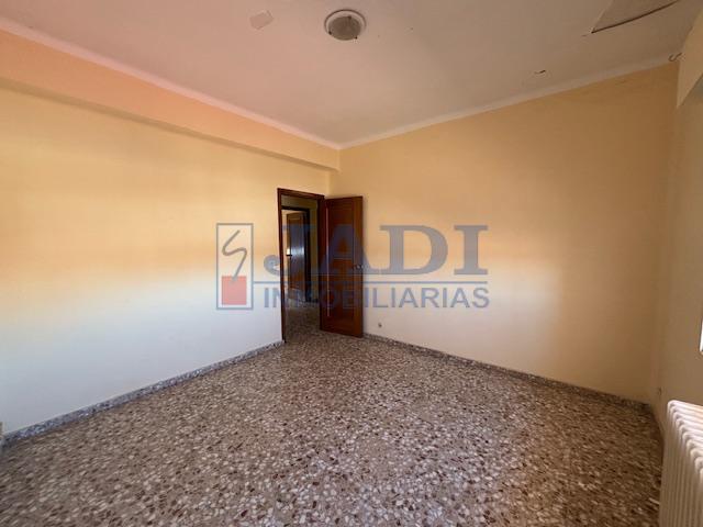 Venta de piso en Valdepeñas