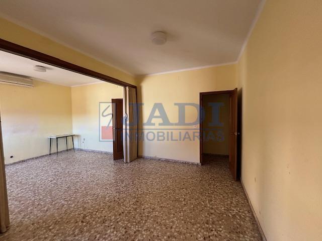 Venta de piso en Valdepeñas