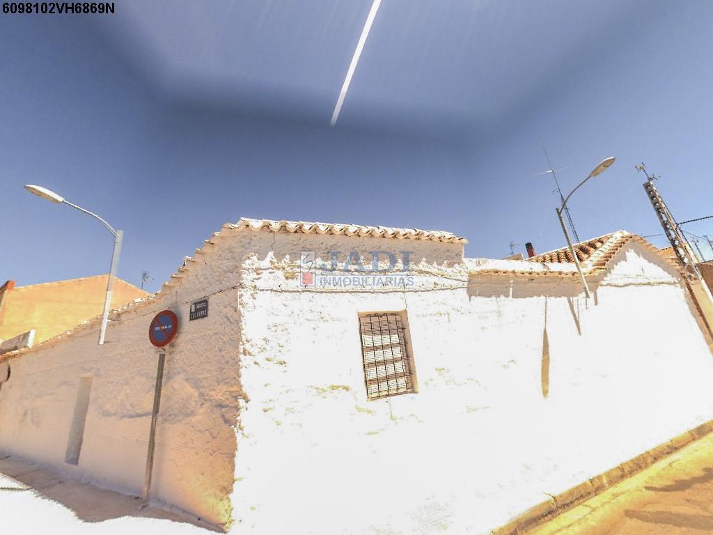 Venta de casa en Valdepeñas