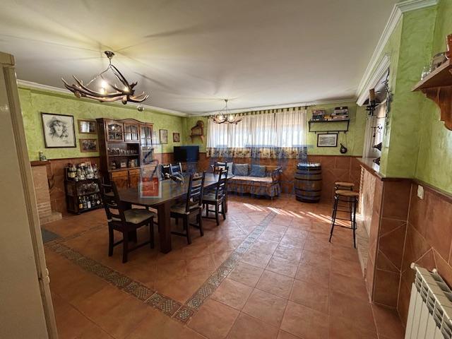 Venta de chalet en Valdepeñas