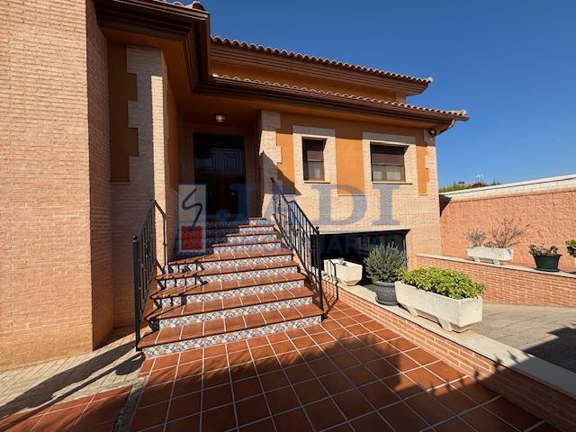 Venta de chalet en Valdepeñas