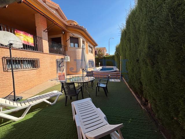Venta de chalet en Valdepeñas