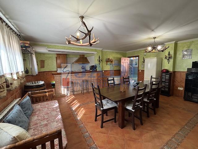 Venta de chalet en Valdepeñas