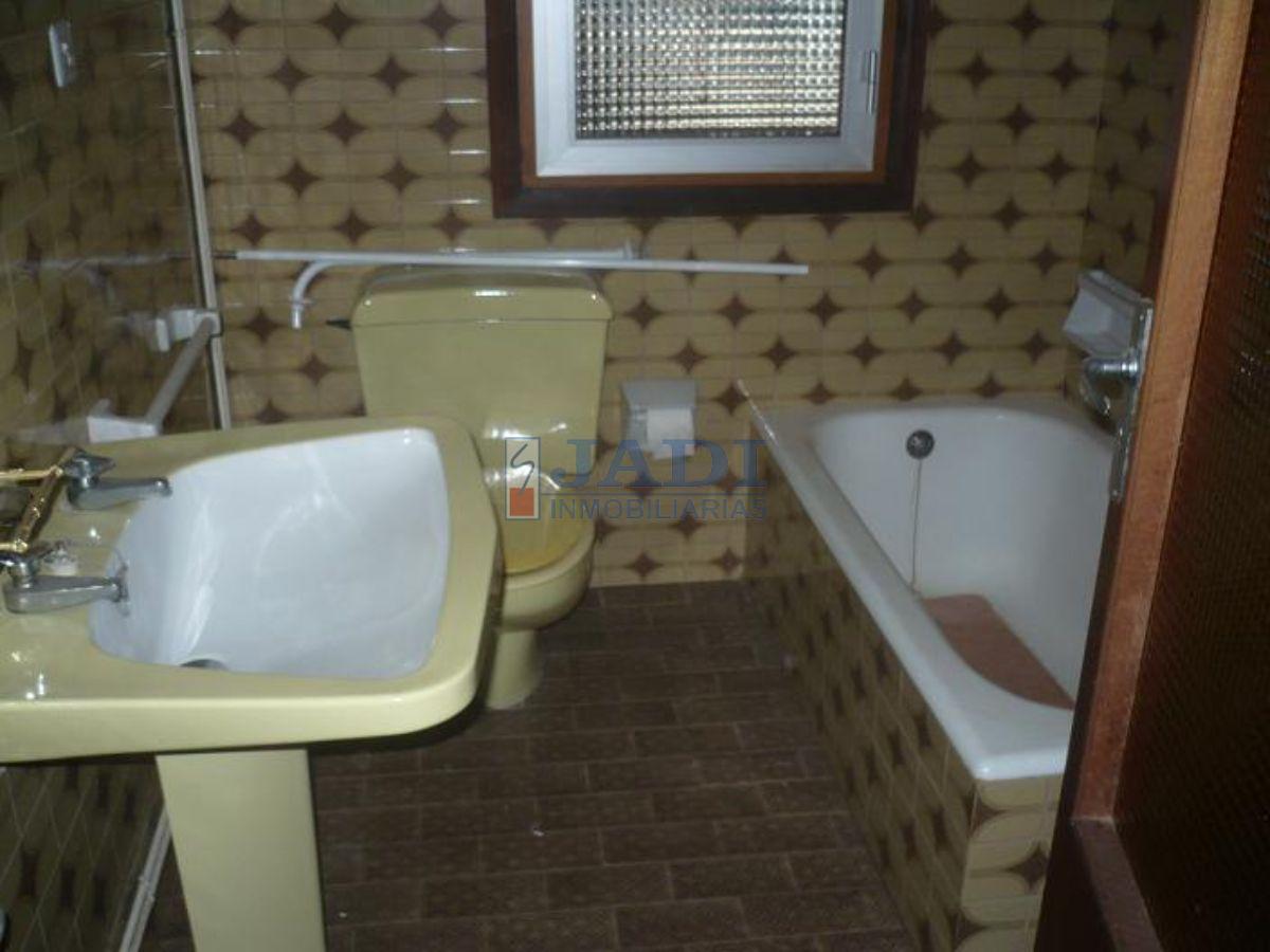 For sale of house in Valdepeñas