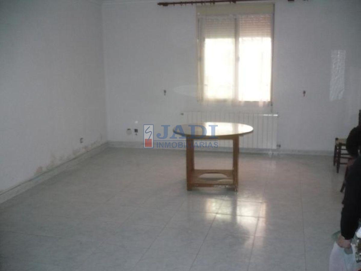 For sale of house in Valdepeñas