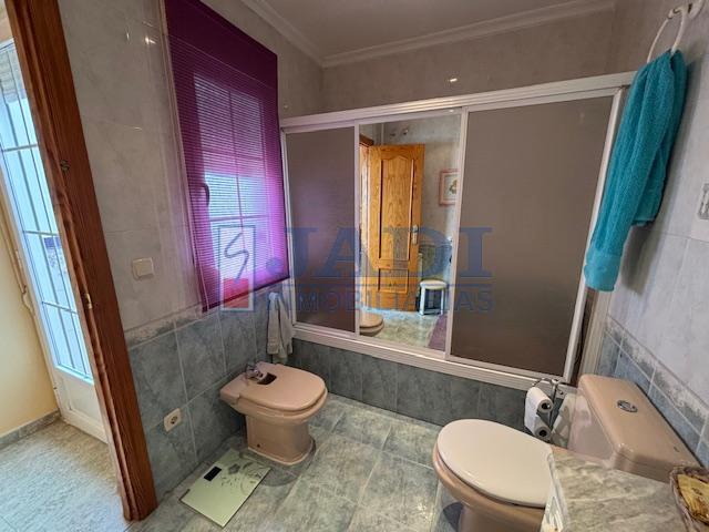 Venta de casa en Valdepeñas