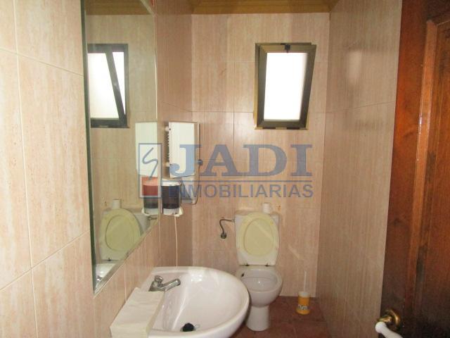 Venta de local en Valdepeñas