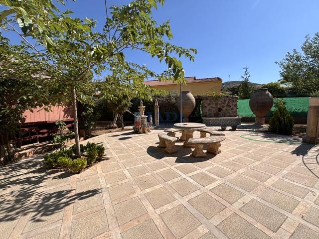 Venta de casa en Valdepeñas