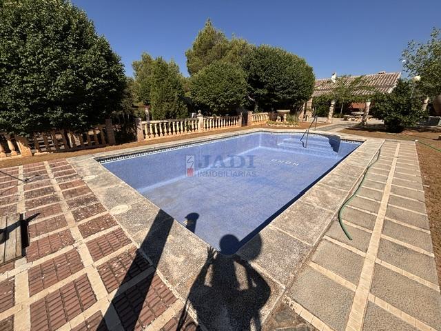 Venta de casa en Valdepeñas