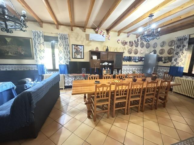 Venta de casa en Valdepeñas