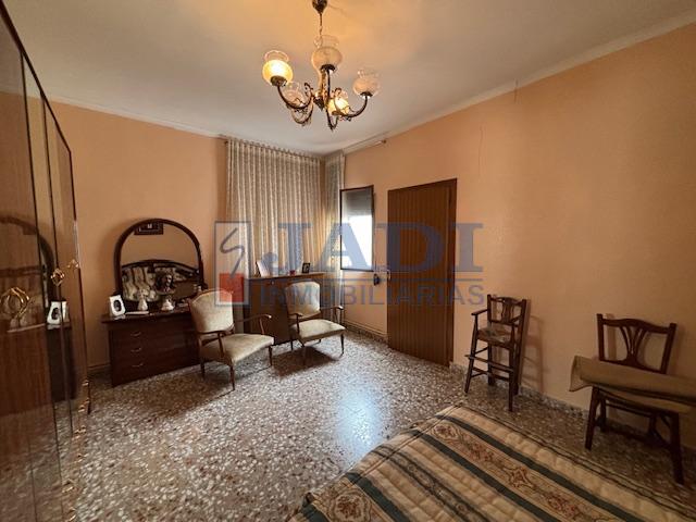 Venta de casa en Valdepeñas